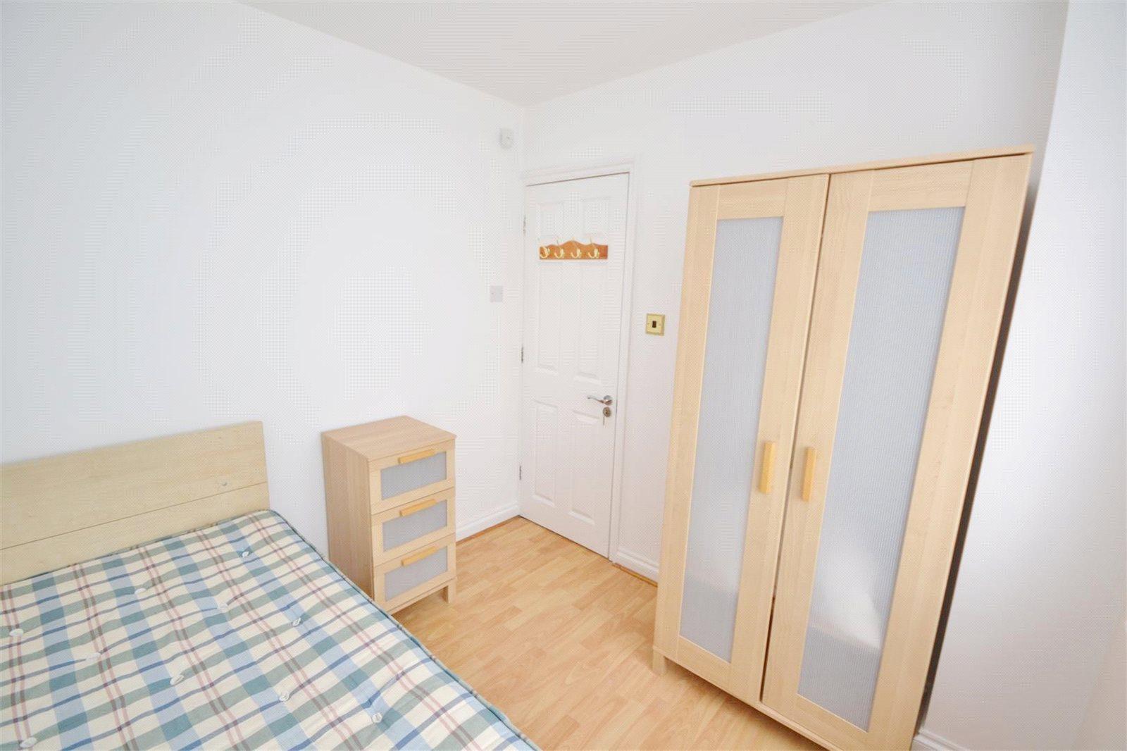 2 bedroom Ground Floor Flat to rent - Martyn Gerrard