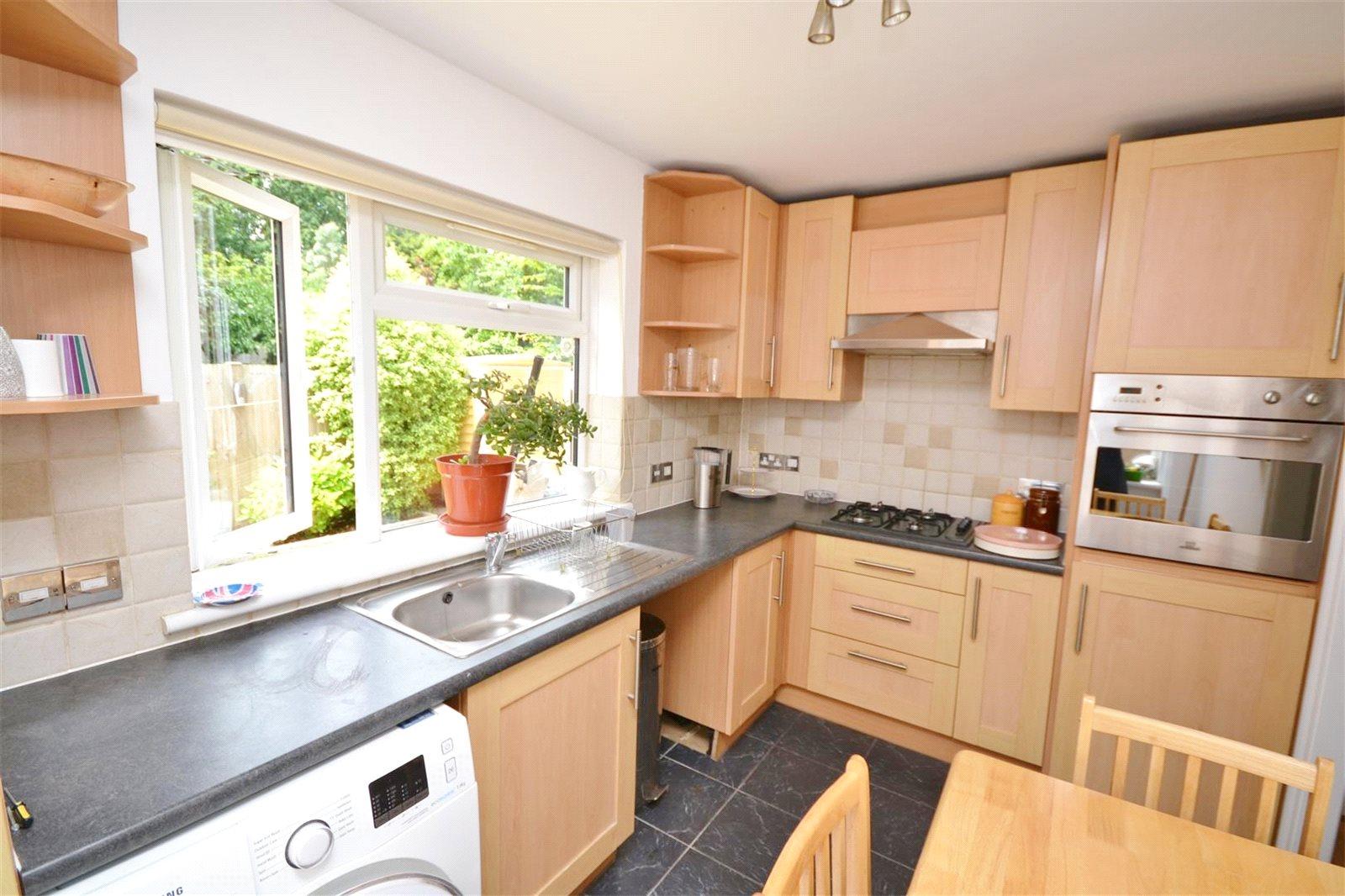 2 bedroom Ground Floor Flat to rent - Martyn Gerrard