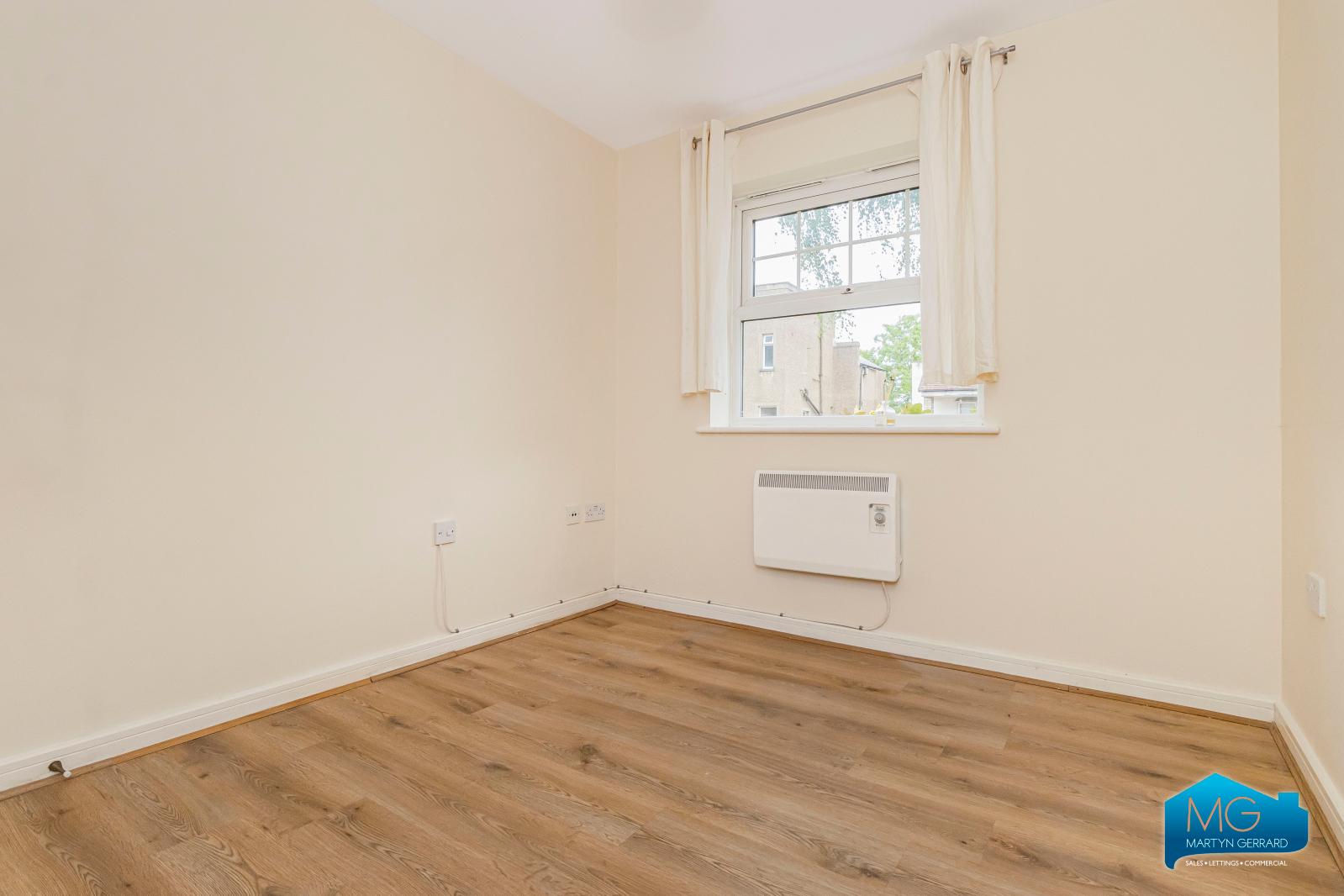 2 bedroom Ground Floor Flat to rent - Martyn Gerrard