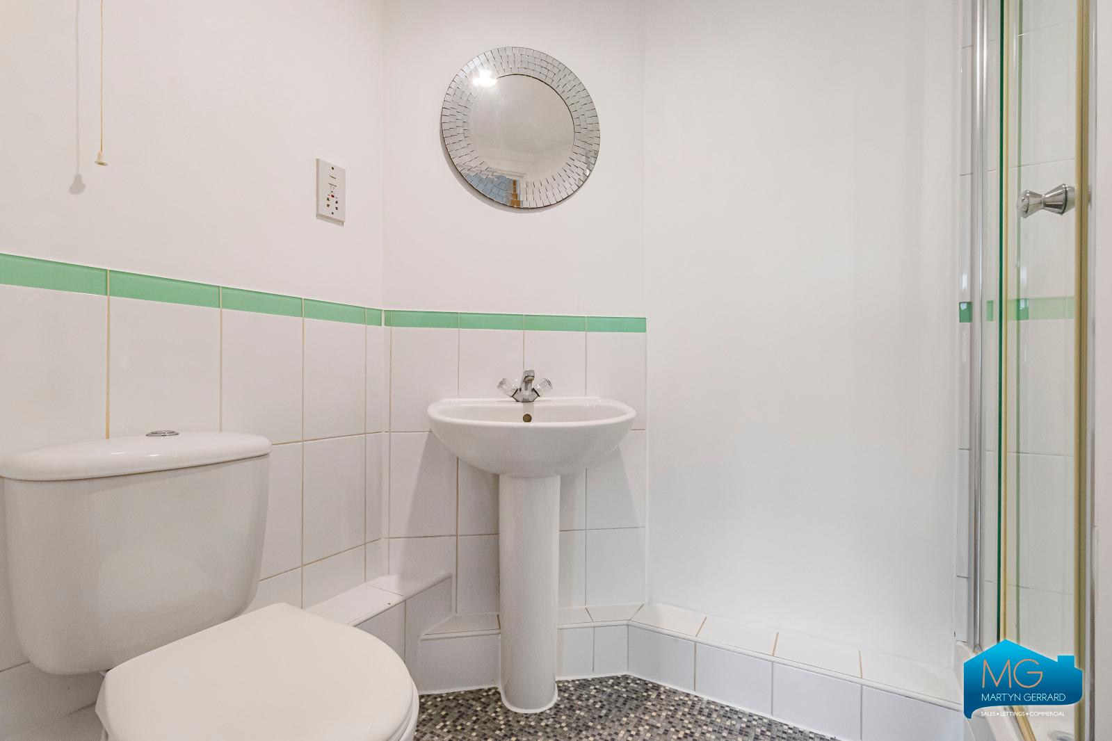 2 bedroom Ground Floor Flat to rent - Martyn Gerrard