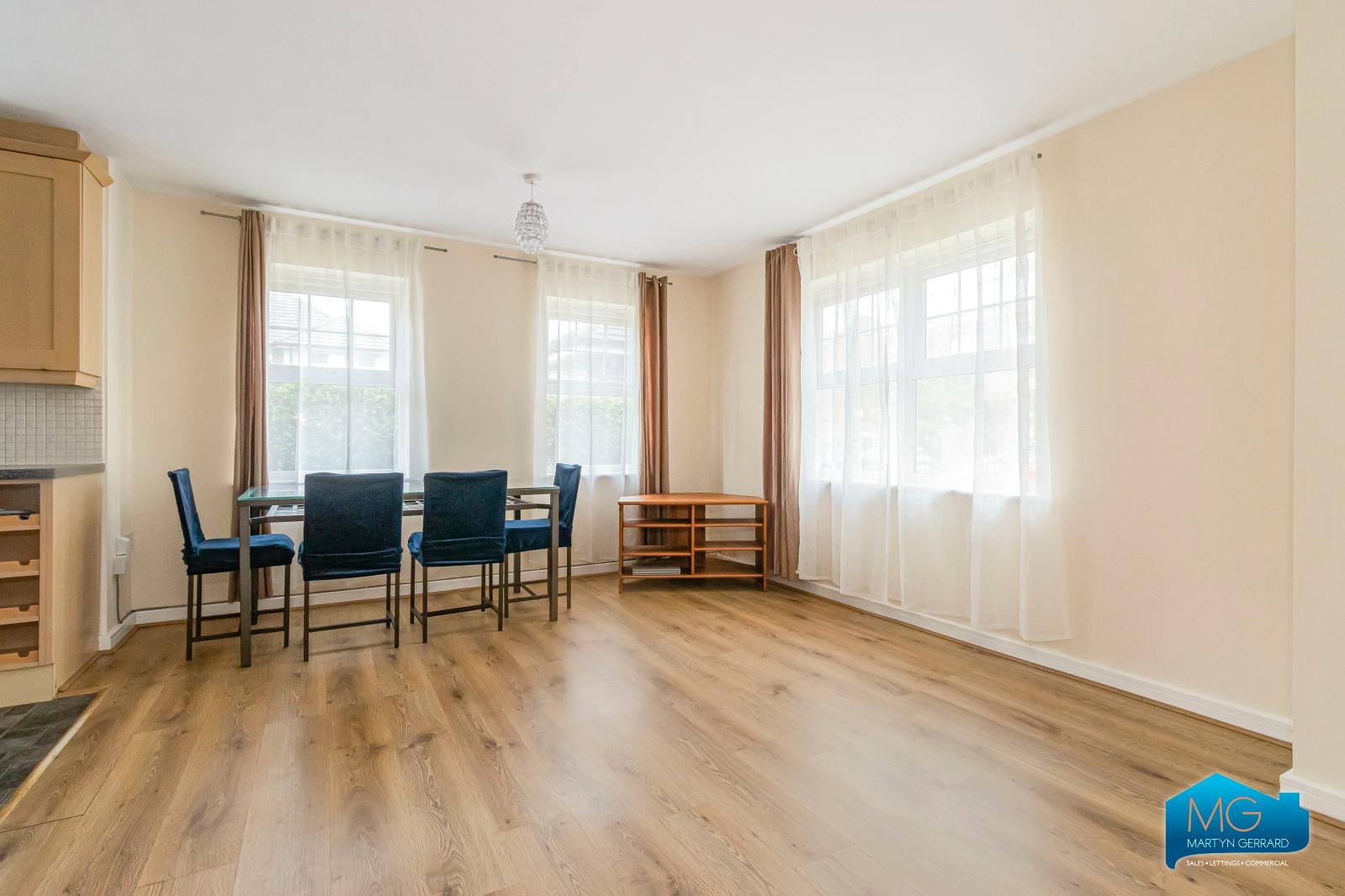 2 bedroom Ground Floor Flat to rent - Martyn Gerrard