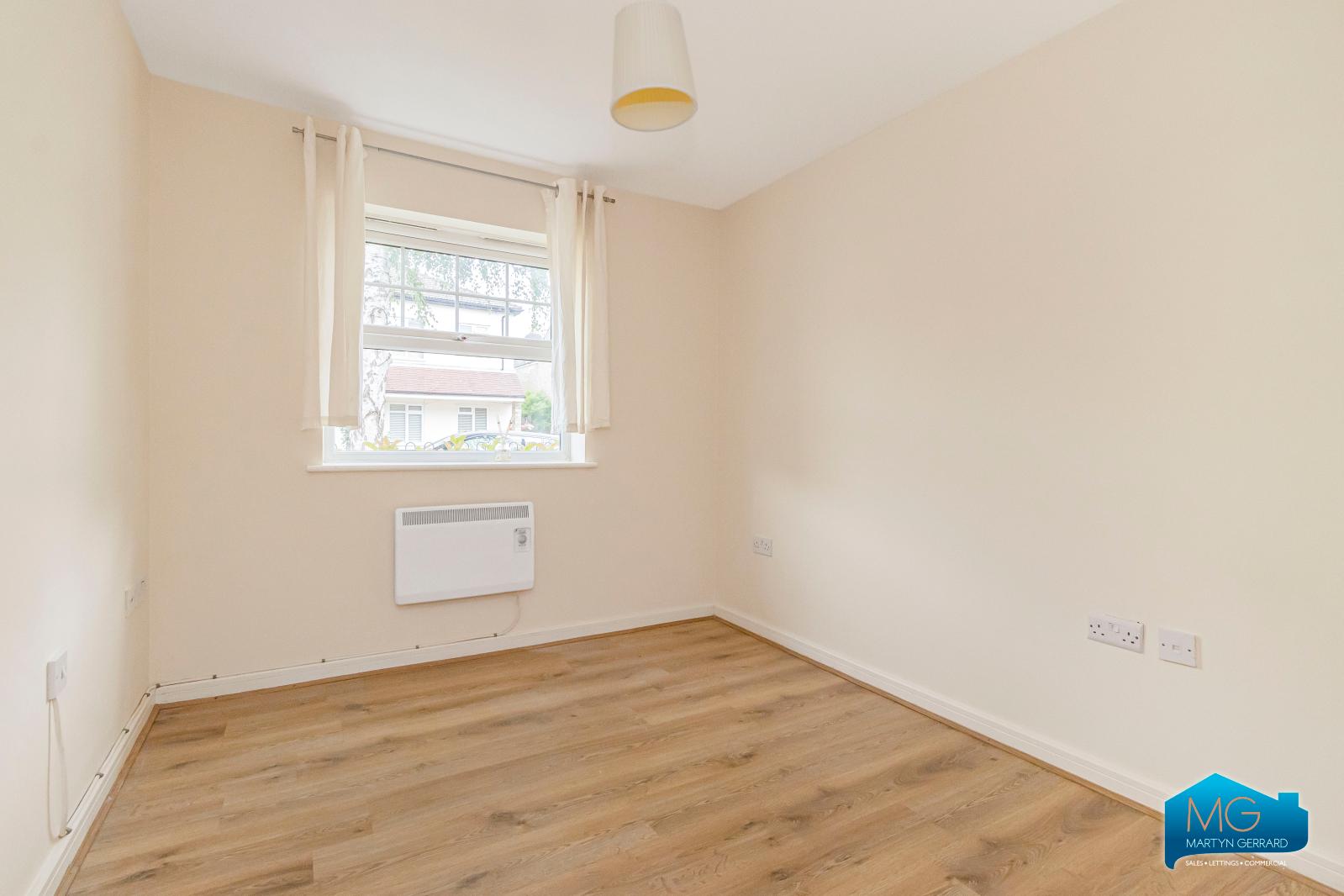 2 bedroom Ground Floor Flat to rent - Martyn Gerrard