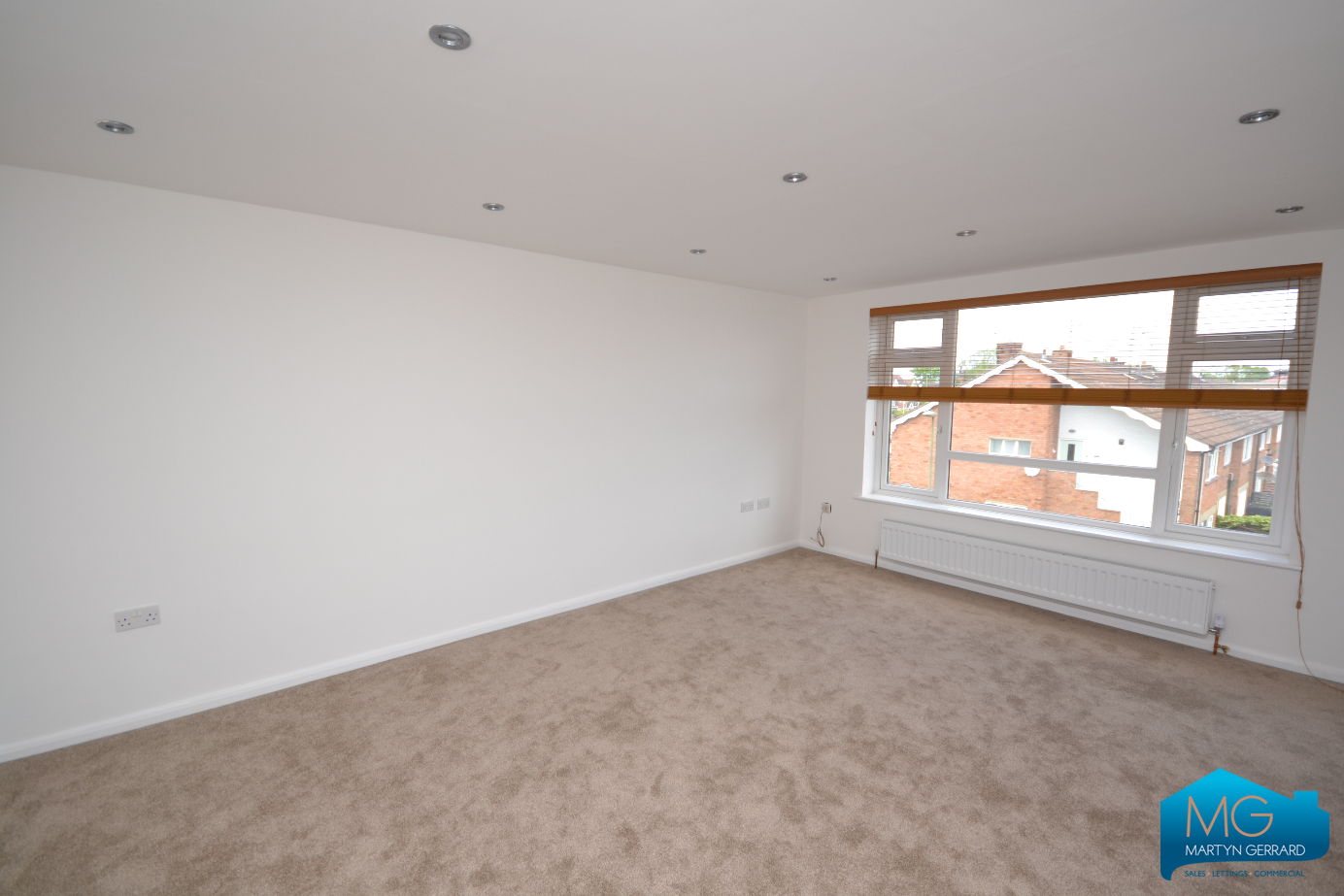 2 bedroom Apartment to rent - Martyn Gerrard