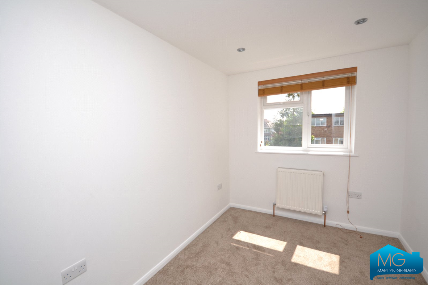 2 bedroom Apartment to rent - Martyn Gerrard