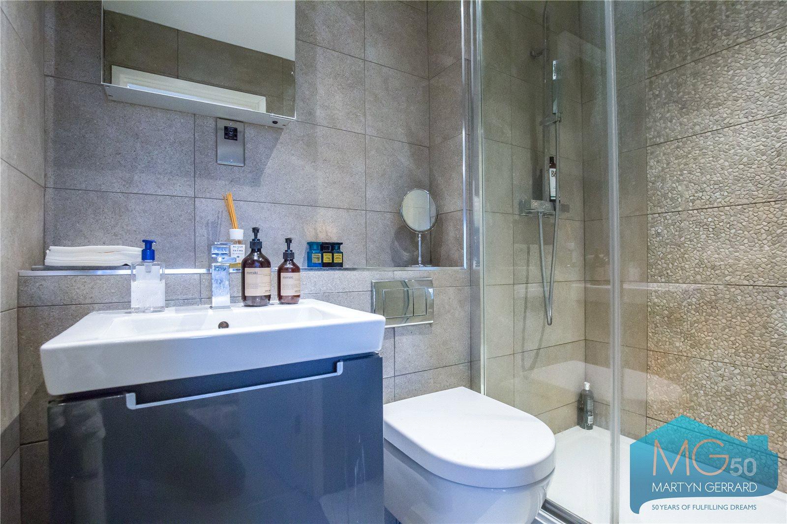 2 bedroom Apartment to rent - Martyn Gerrard