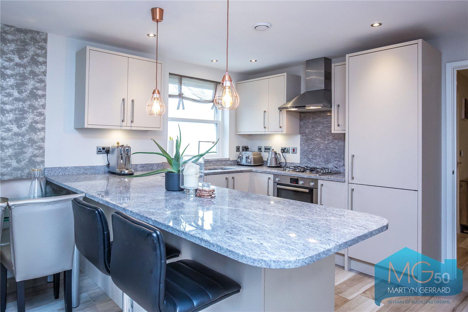 2 bedroom Apartment to rent - Martyn Gerrard