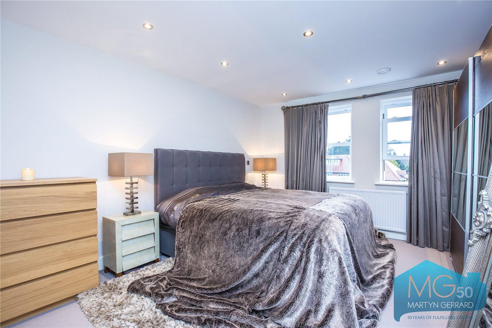 2 bedroom Apartment to rent - Martyn Gerrard