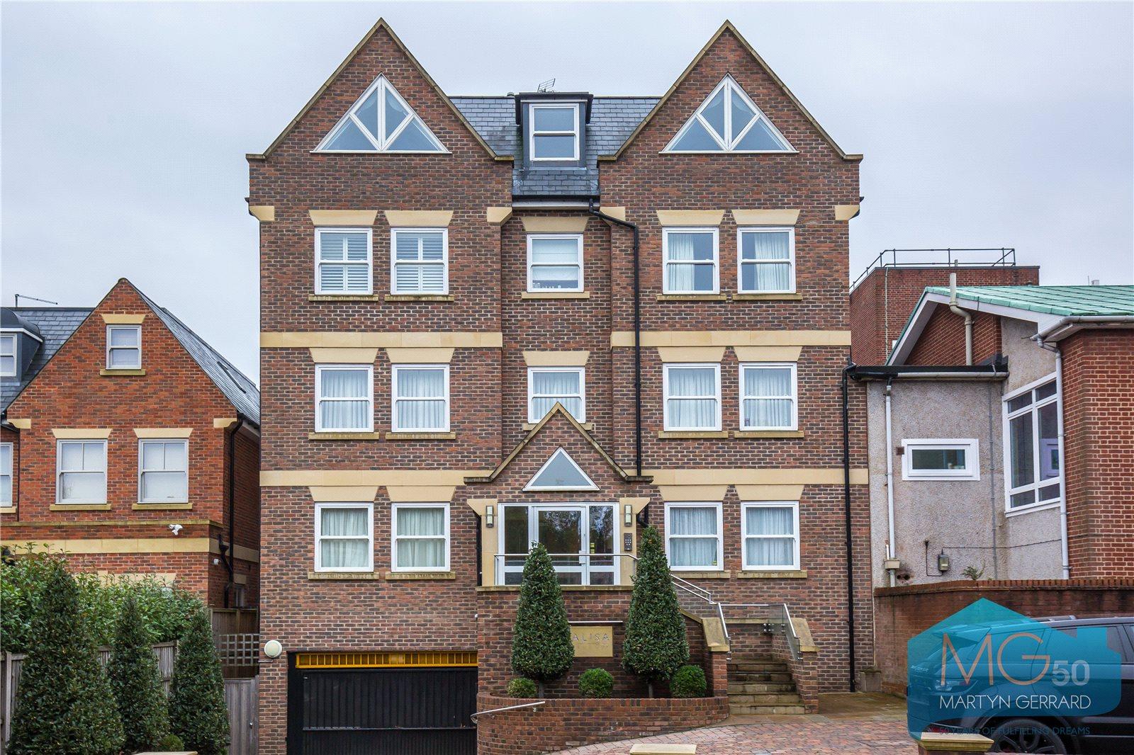 2 bedroom Apartment to rent - Martyn Gerrard