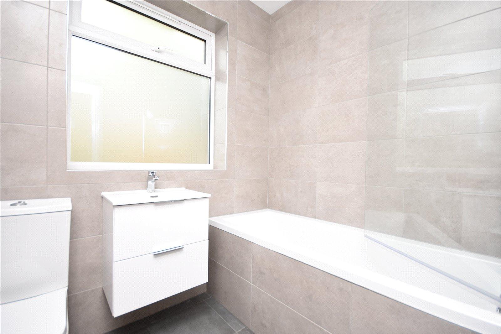 2 bedroom Ground Floor Flat to rent - Martyn Gerrard