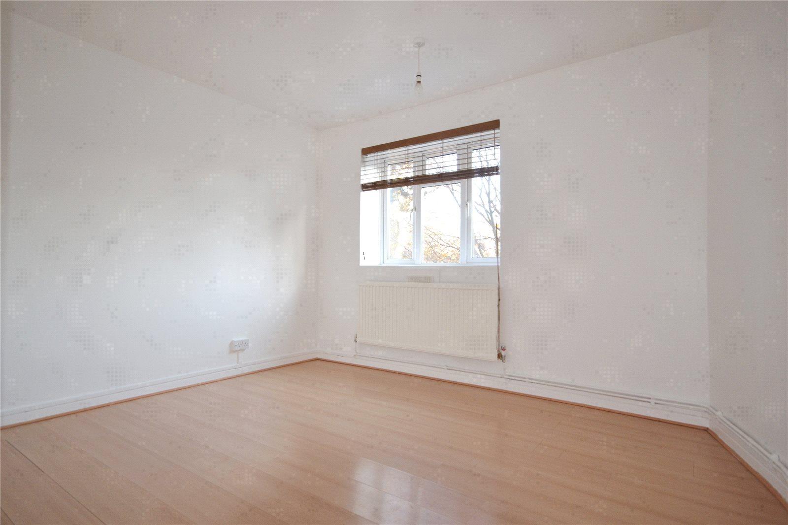 2 bedroom Apartment to rent - Martyn Gerrard