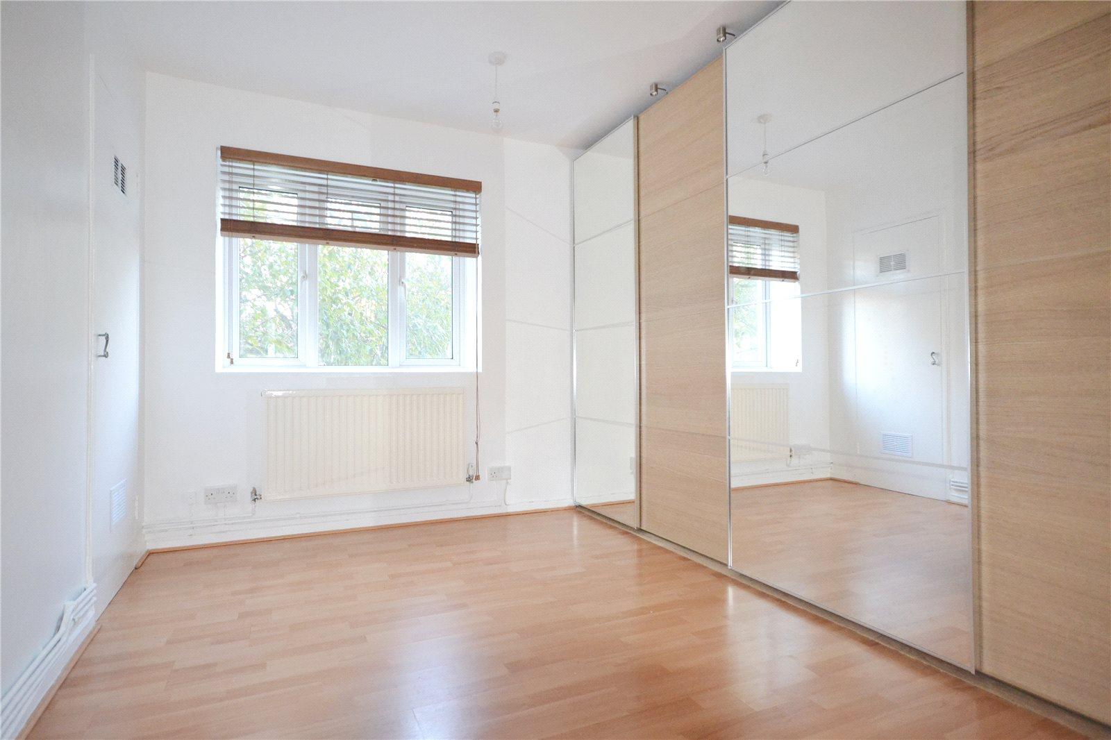 2 bedroom Apartment to rent - Martyn Gerrard