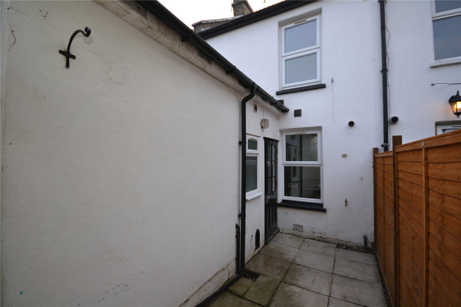 2 bedroom Terraced House to rent - Martyn Gerrard