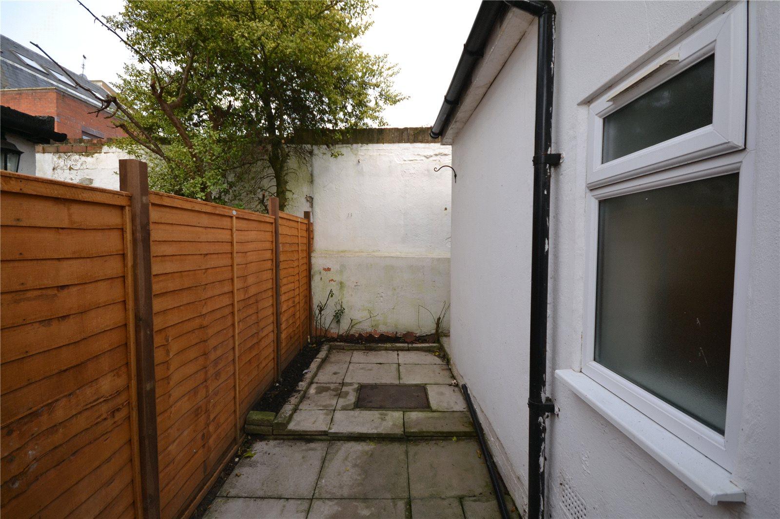2 bedroom Terraced House to rent - Martyn Gerrard