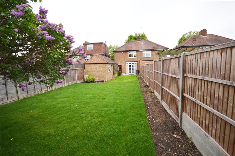 3 bedroom Semi-Detached House to rent - Martyn Gerrard