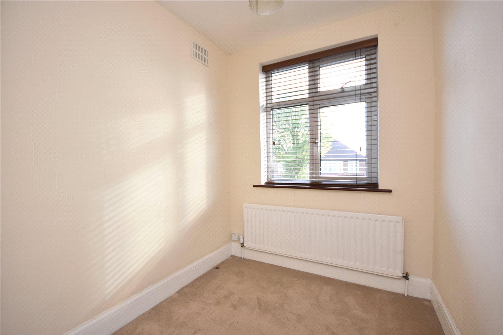 3 bedroom Semi-Detached House to rent - Martyn Gerrard