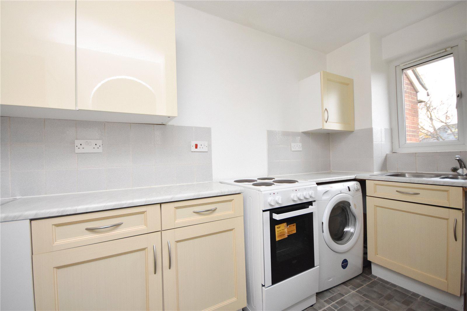 2 bedroom Apartment to rent - Martyn Gerrard