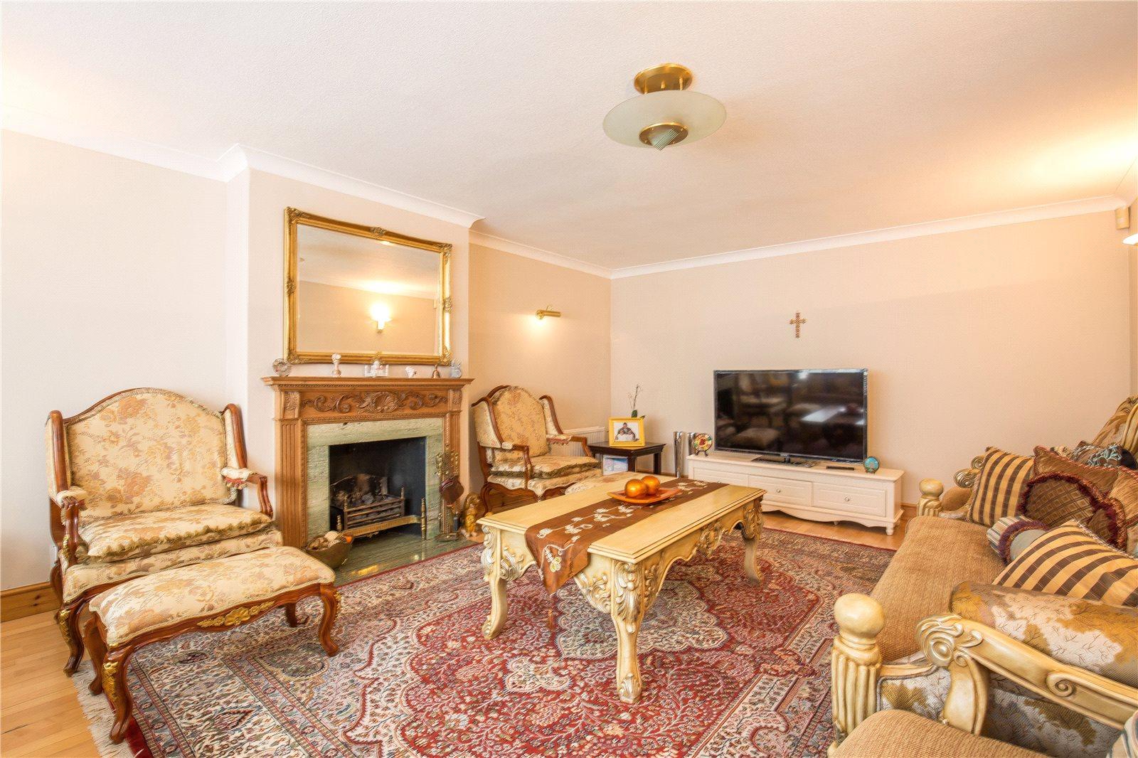 5 bedroom Detached House to rent - Martyn Gerrard