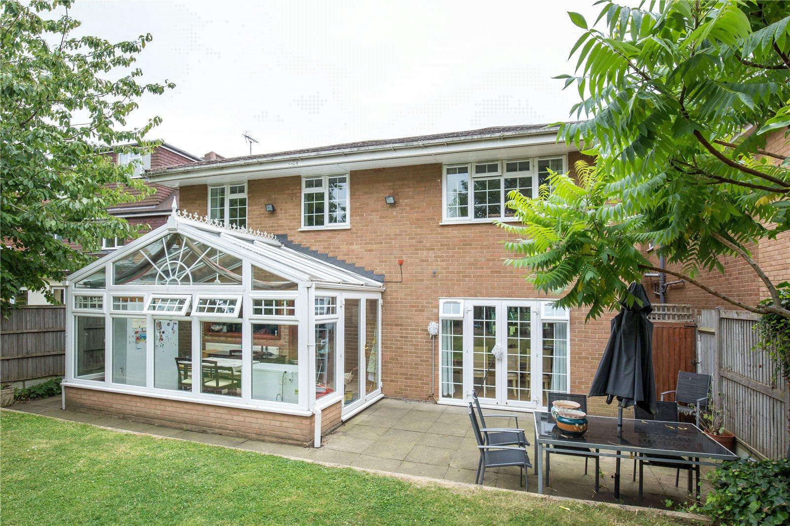5 bedroom Detached House to rent - Martyn Gerrard