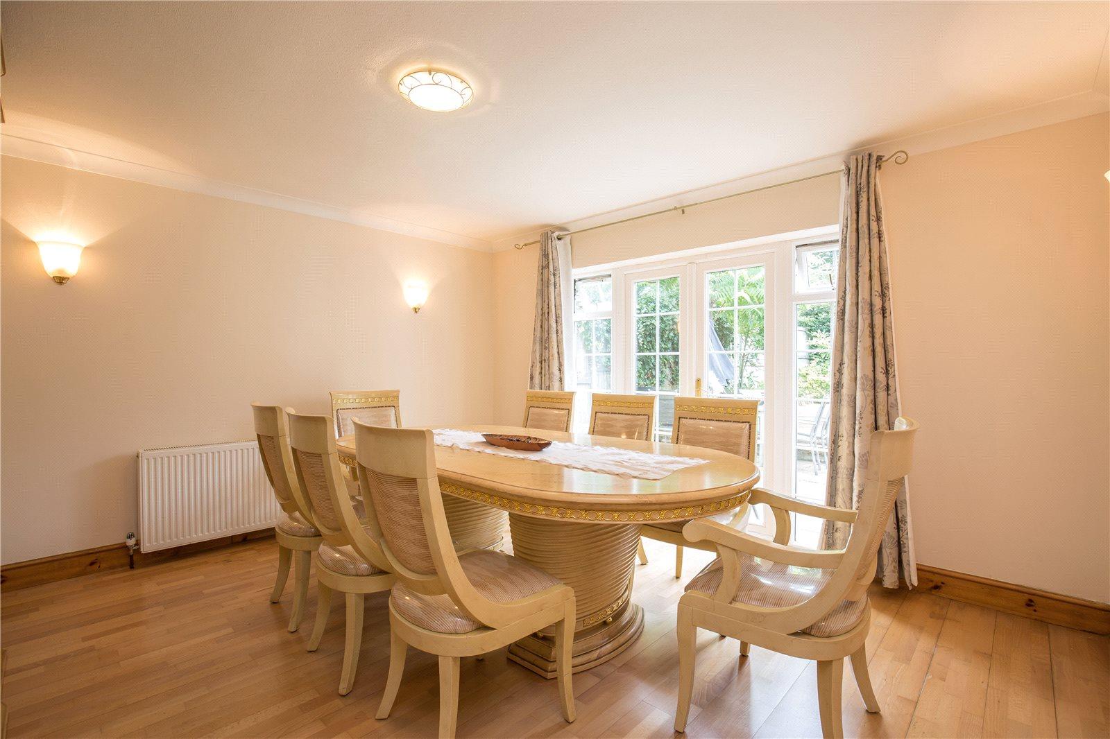 5 bedroom Detached House to rent - Martyn Gerrard