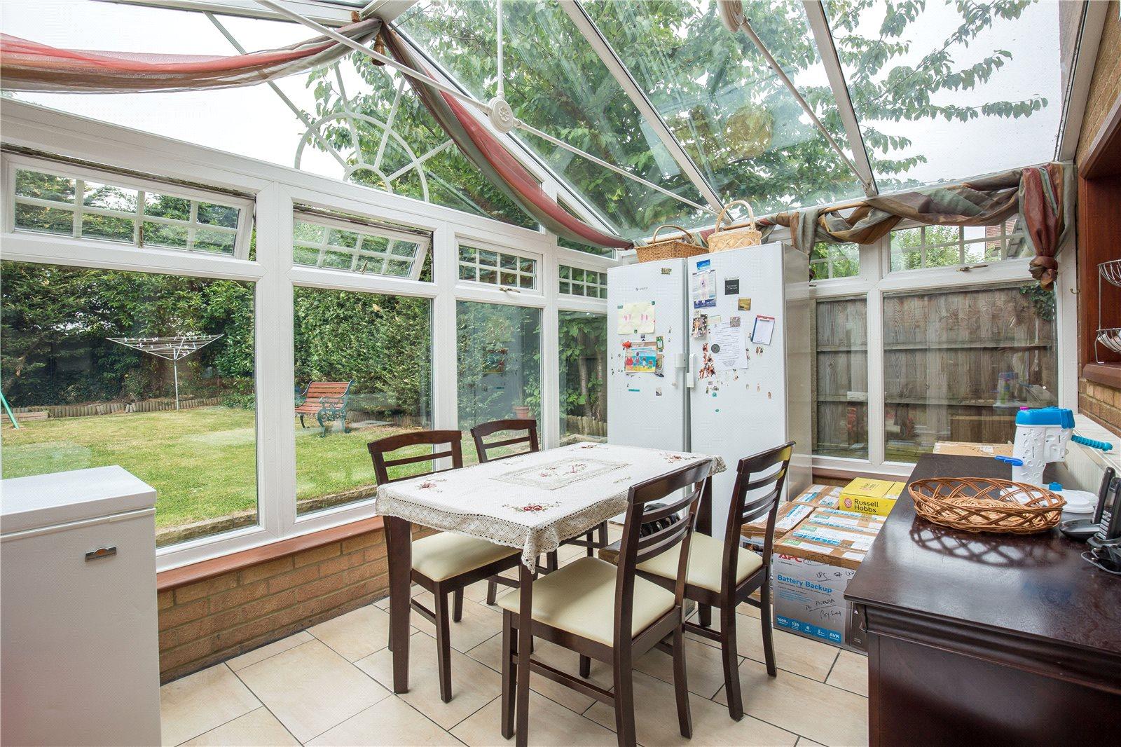 5 bedroom Detached House to rent - Martyn Gerrard