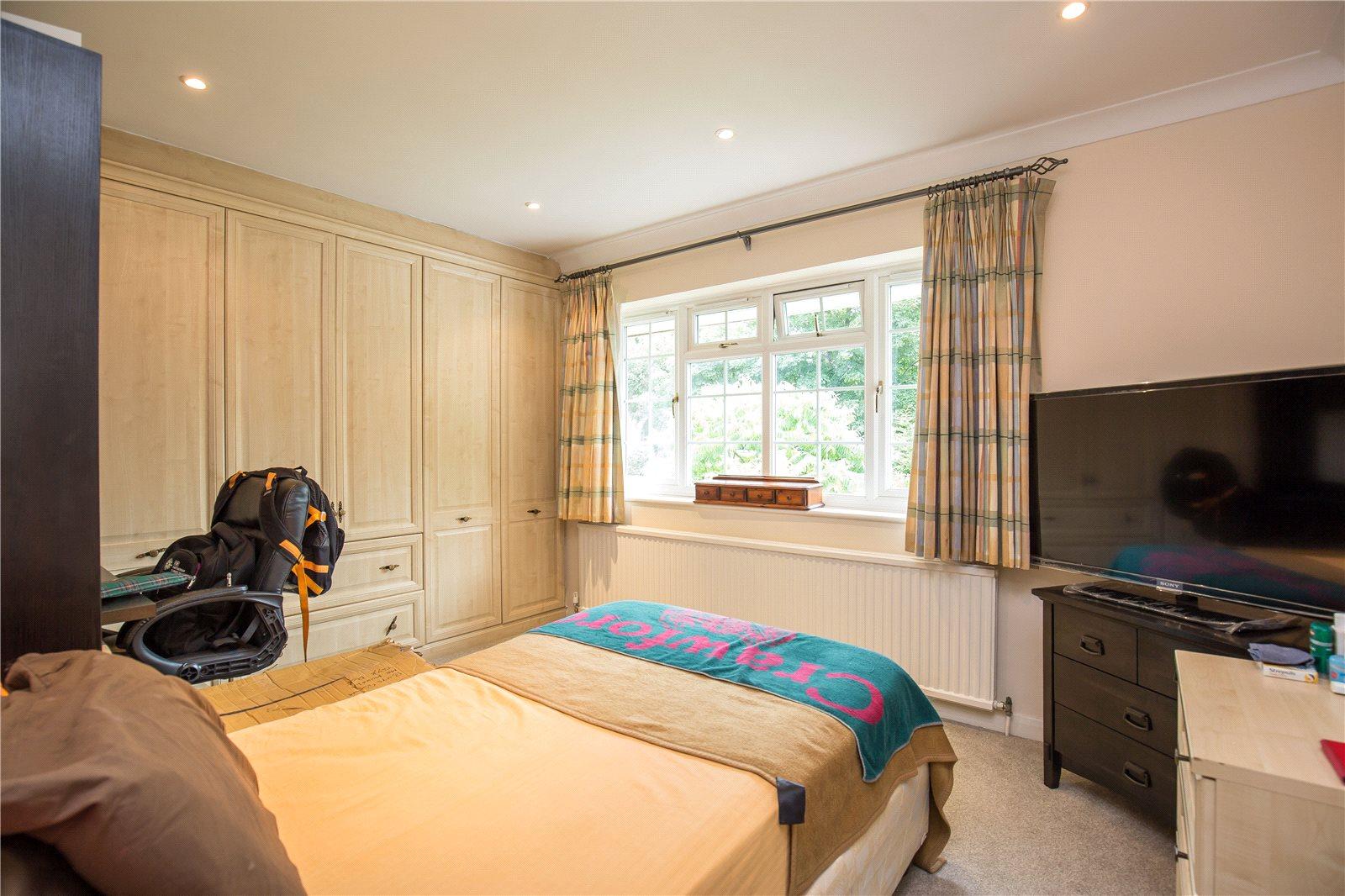 5 bedroom Detached House to rent - Martyn Gerrard