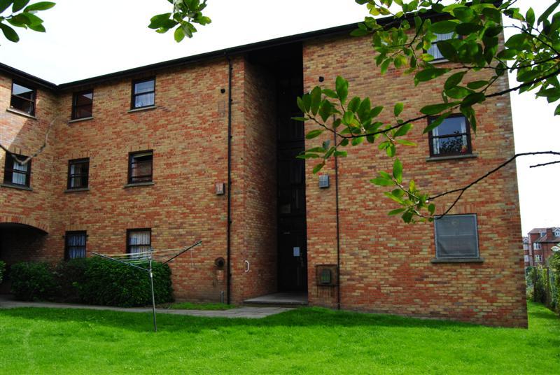 1 bedroom Ground Floor Flat to rent - Martyn Gerrard