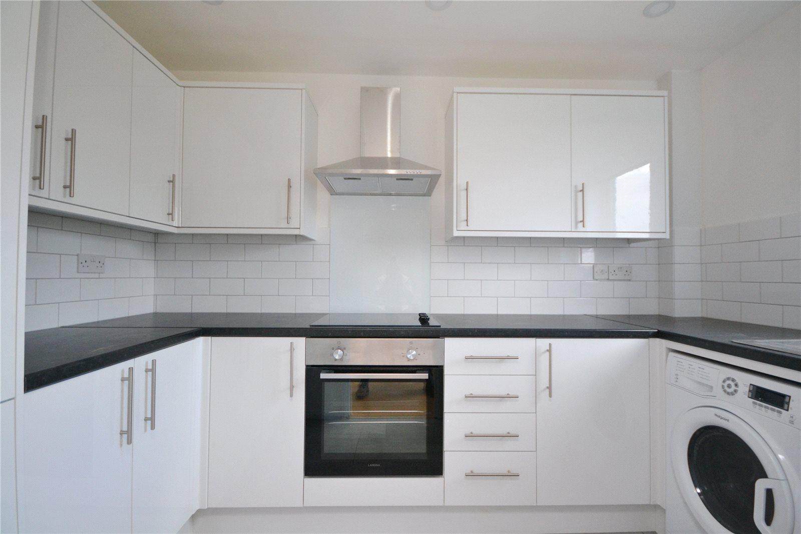 1 bedroom Ground Floor Flat to rent - Martyn Gerrard