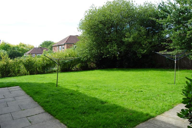 1 bedroom Ground Floor Flat to rent - Martyn Gerrard