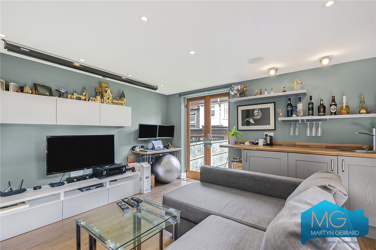 4 bedroom Semi-Detached House for sale - Martyn Gerrard