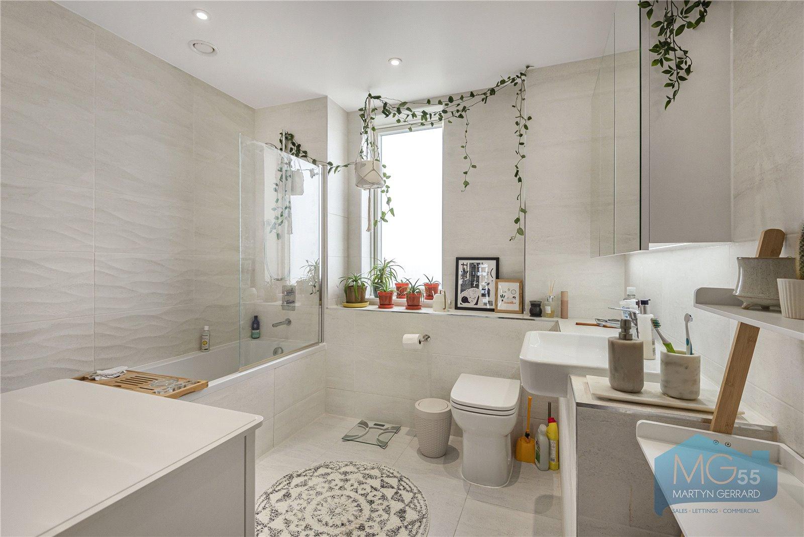 2 bedroom Apartment for sale - Martyn Gerrard