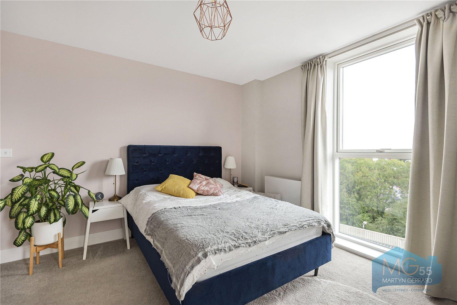 2 bedroom Apartment for sale - Martyn Gerrard