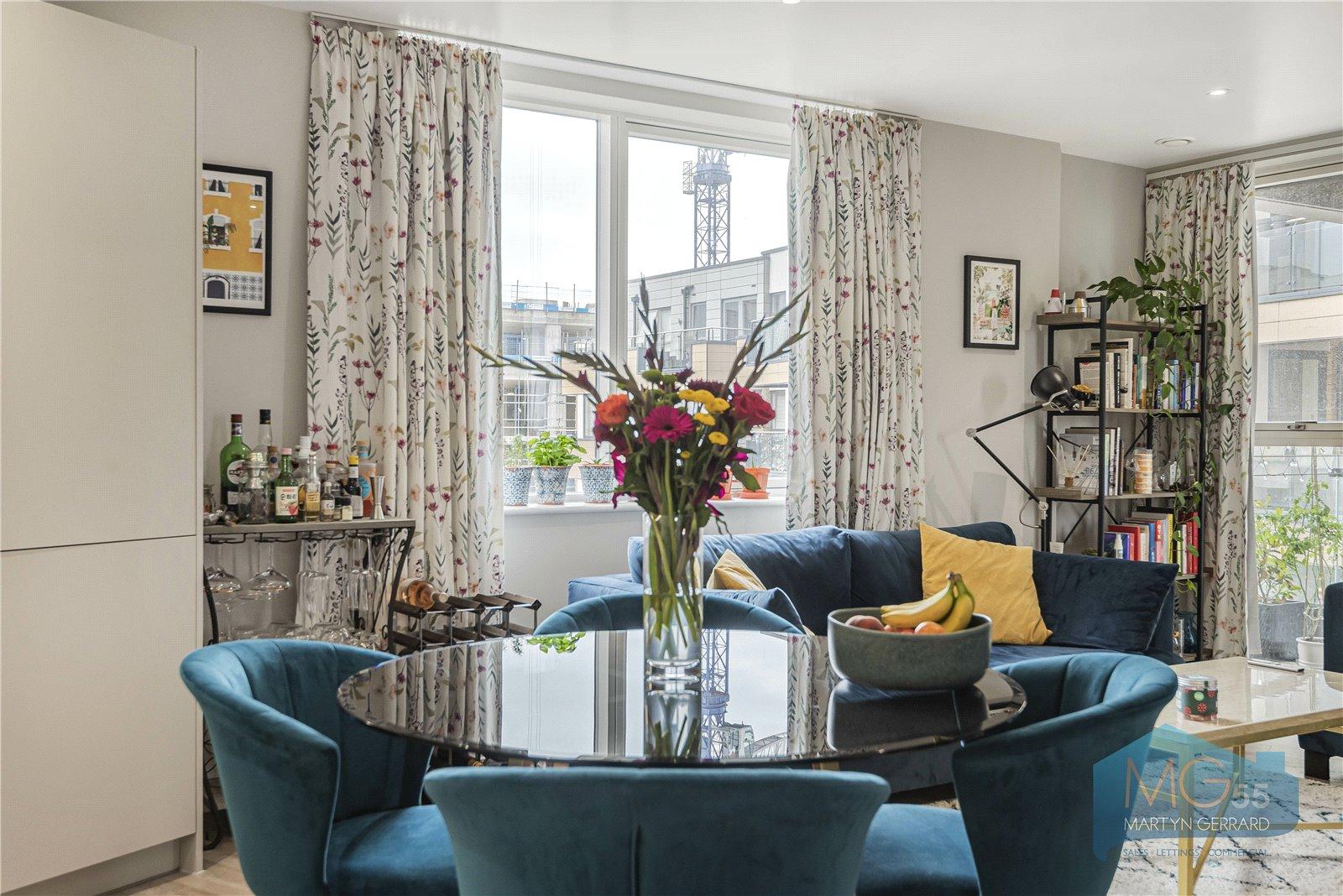 2 bedroom Apartment for sale - Martyn Gerrard