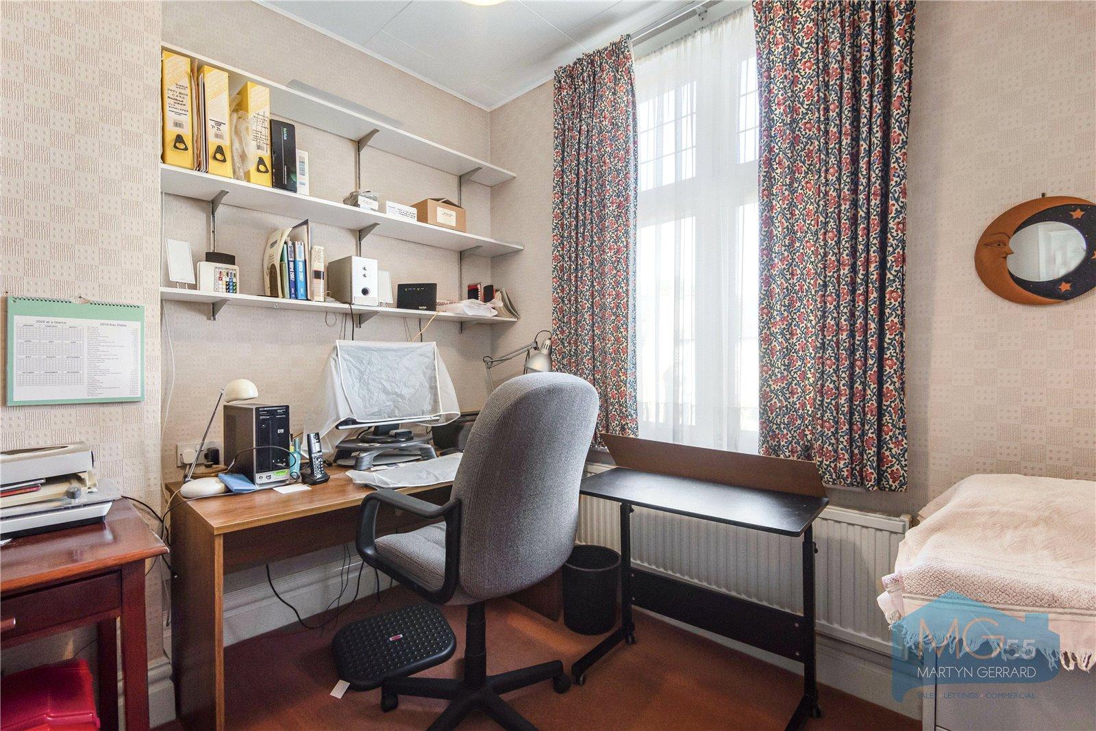 4 bedroom Semi-Detached House for sale - Martyn Gerrard