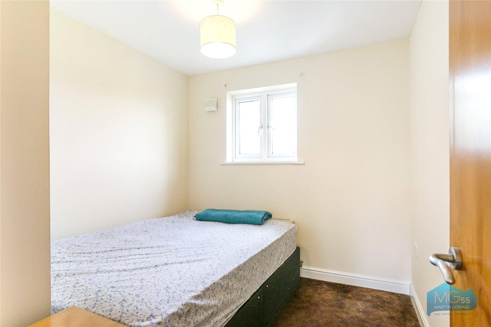 2 bedroom Apartment to rent - Martyn Gerrard