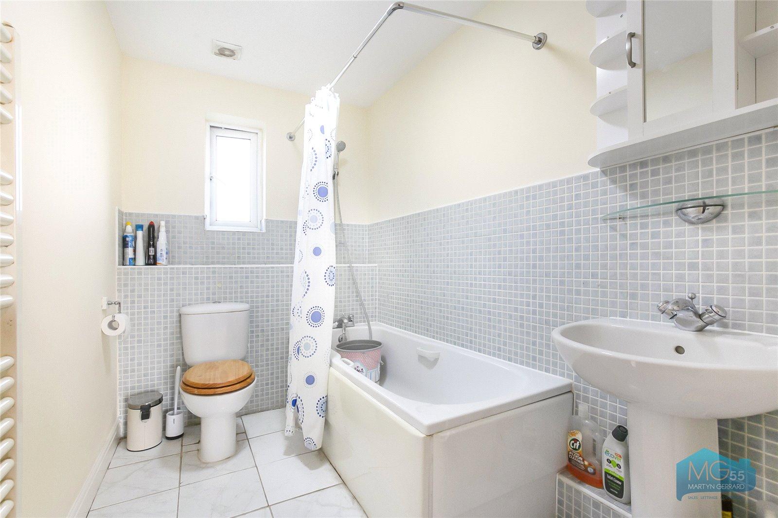 2 bedroom Apartment to rent - Martyn Gerrard