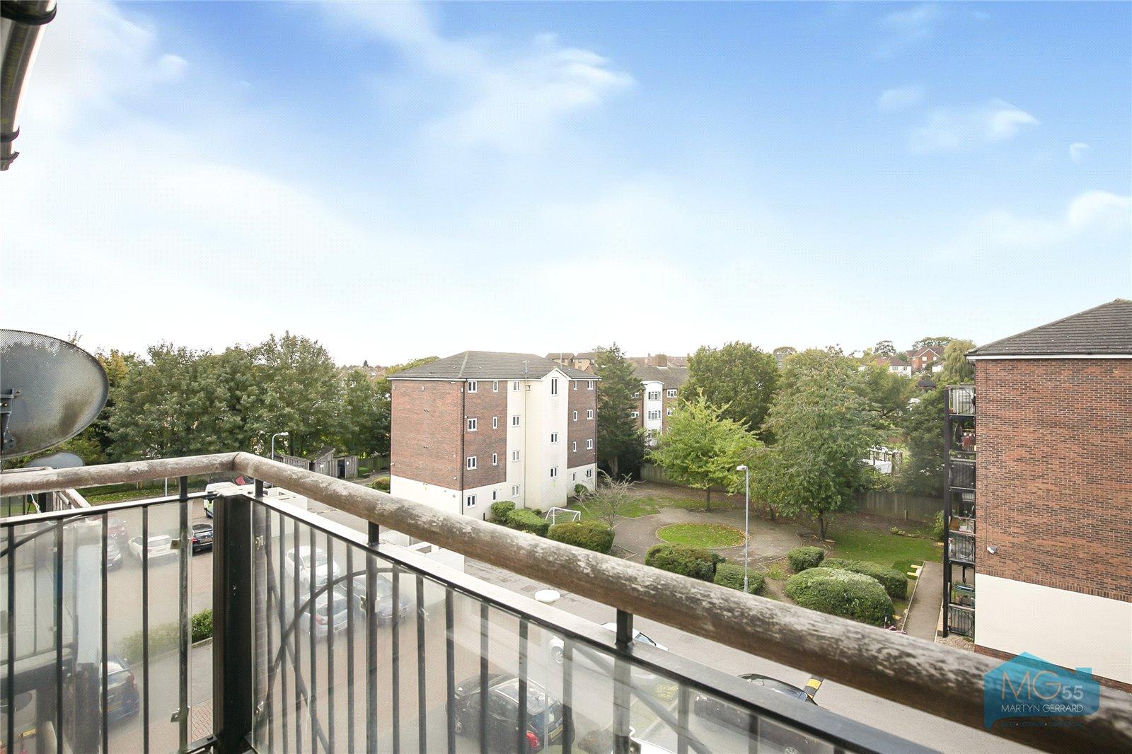 2 bedroom Apartment to rent - Martyn Gerrard