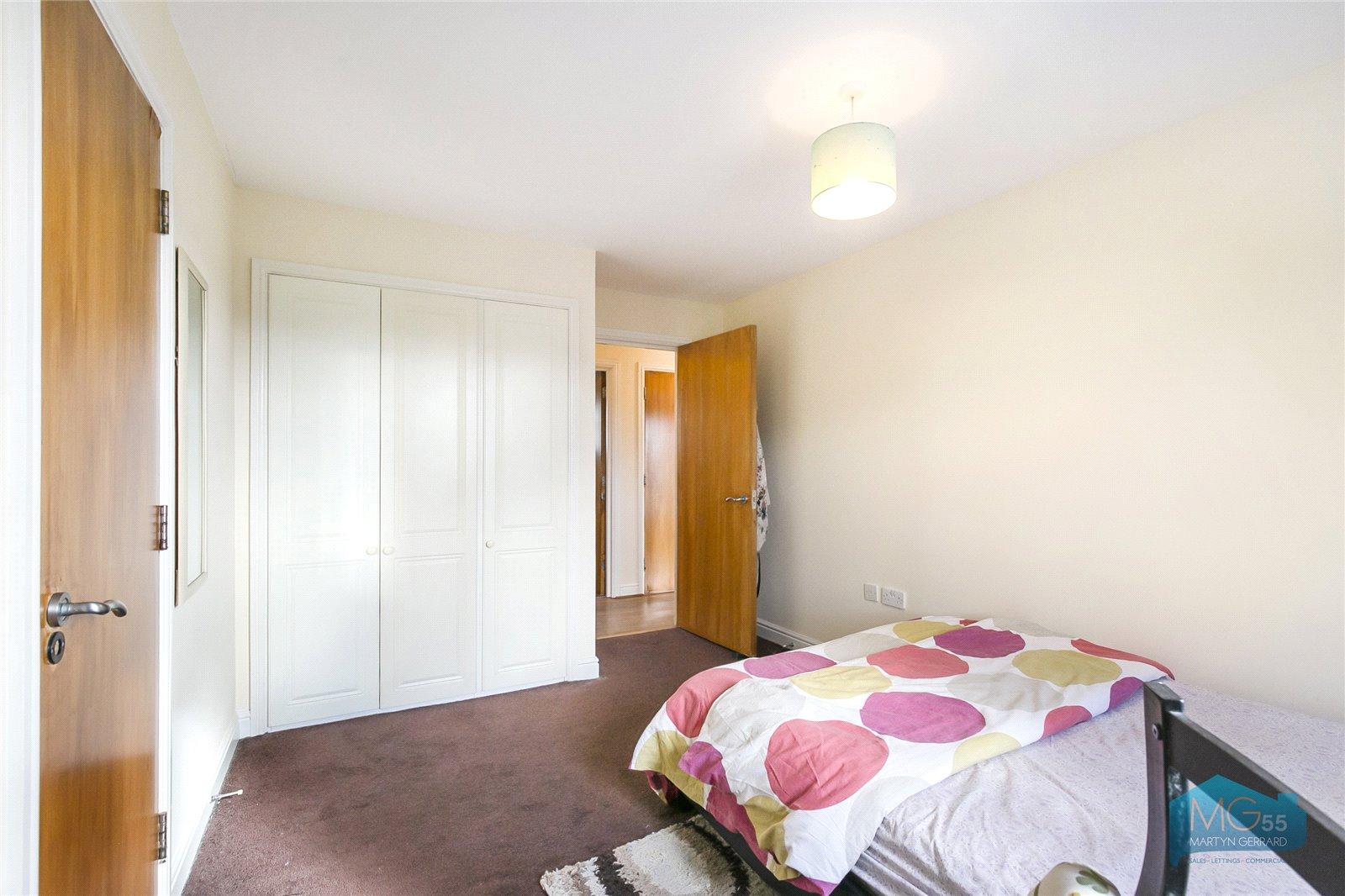 2 bedroom Apartment to rent - Martyn Gerrard