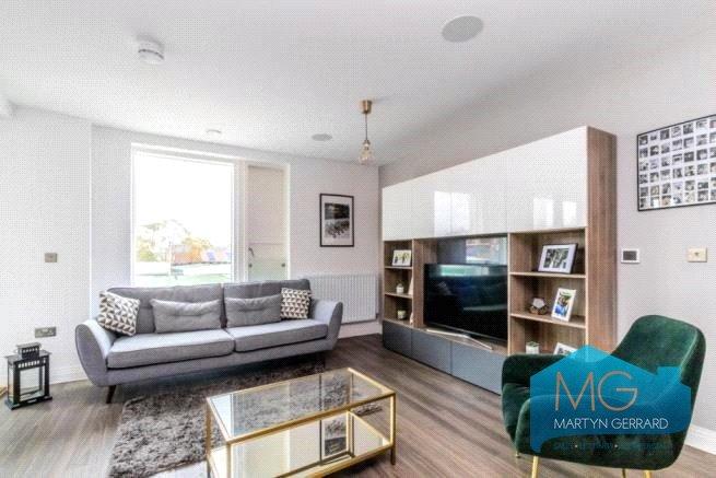 2 bedroom Apartment to rent - Martyn Gerrard