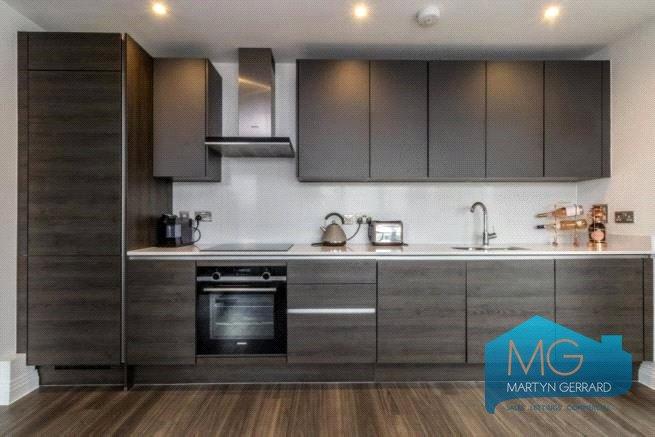 2 bedroom Apartment to rent - Martyn Gerrard