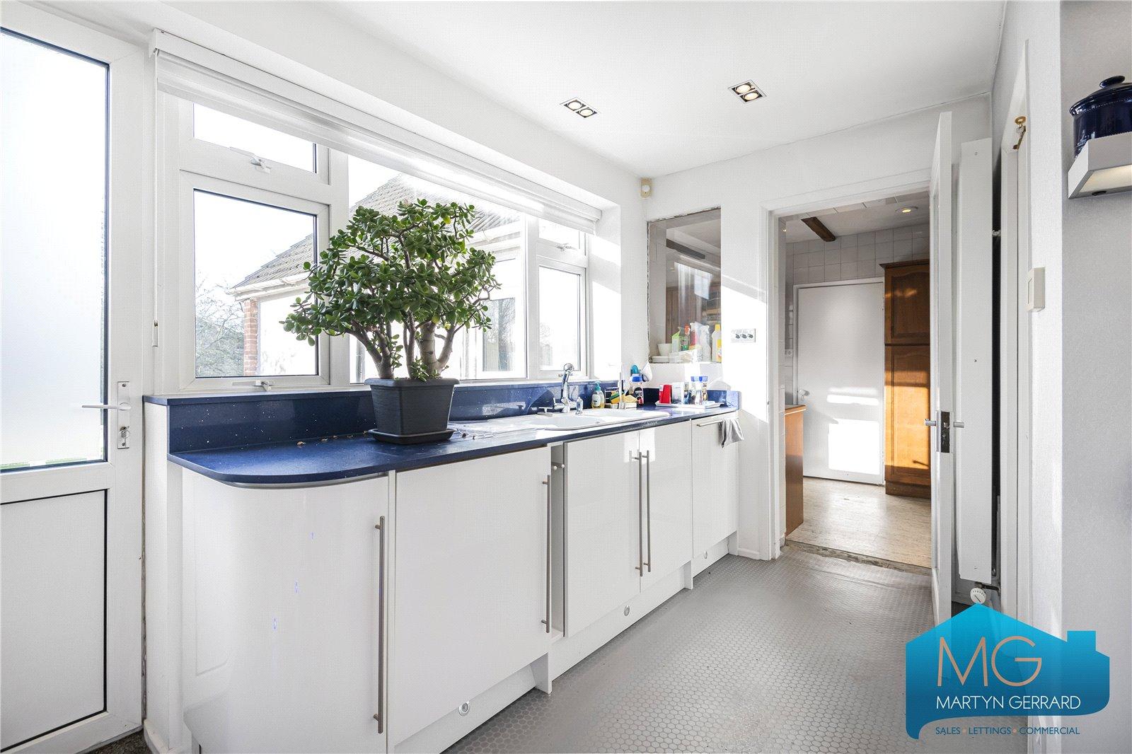 3 bedroom Detached House for sale - Martyn Gerrard