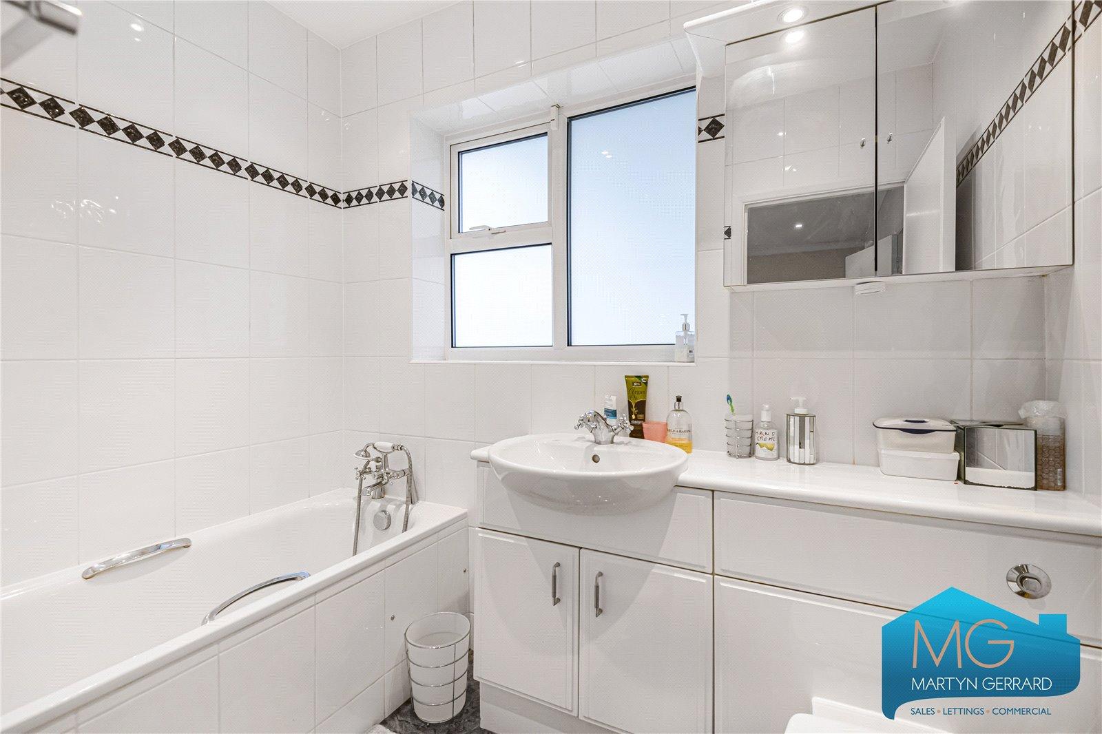 3 bedroom Detached House for sale - Martyn Gerrard