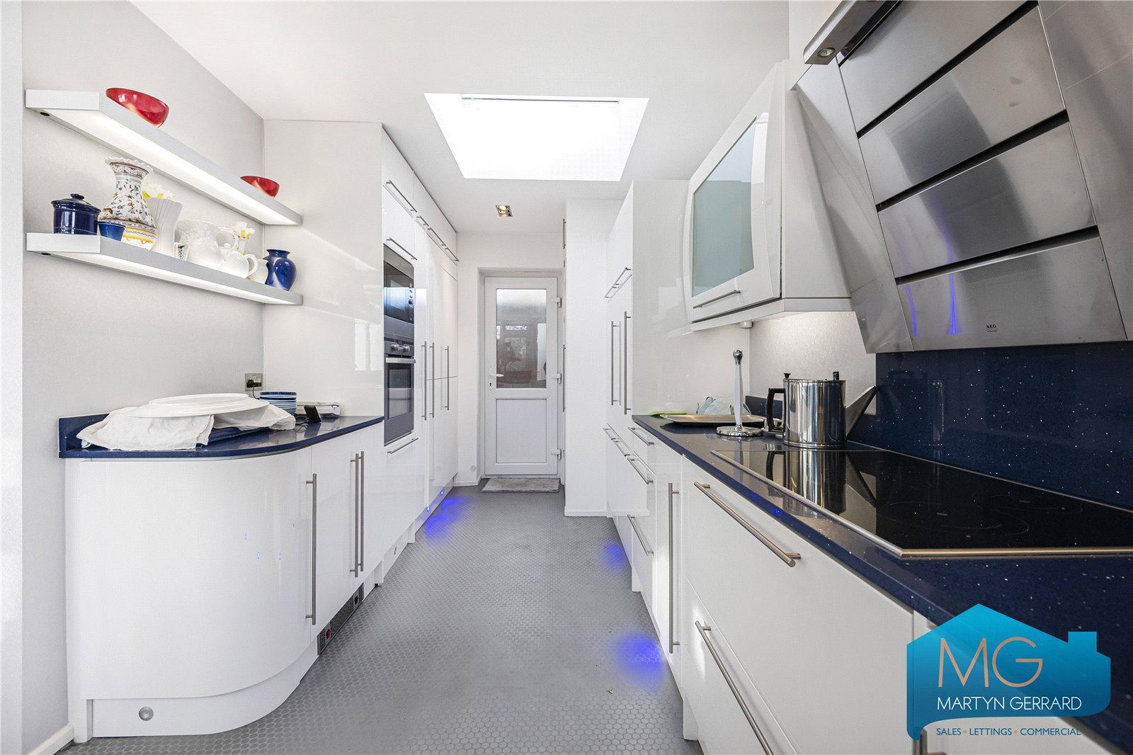 3 bedroom Detached House for sale - Martyn Gerrard