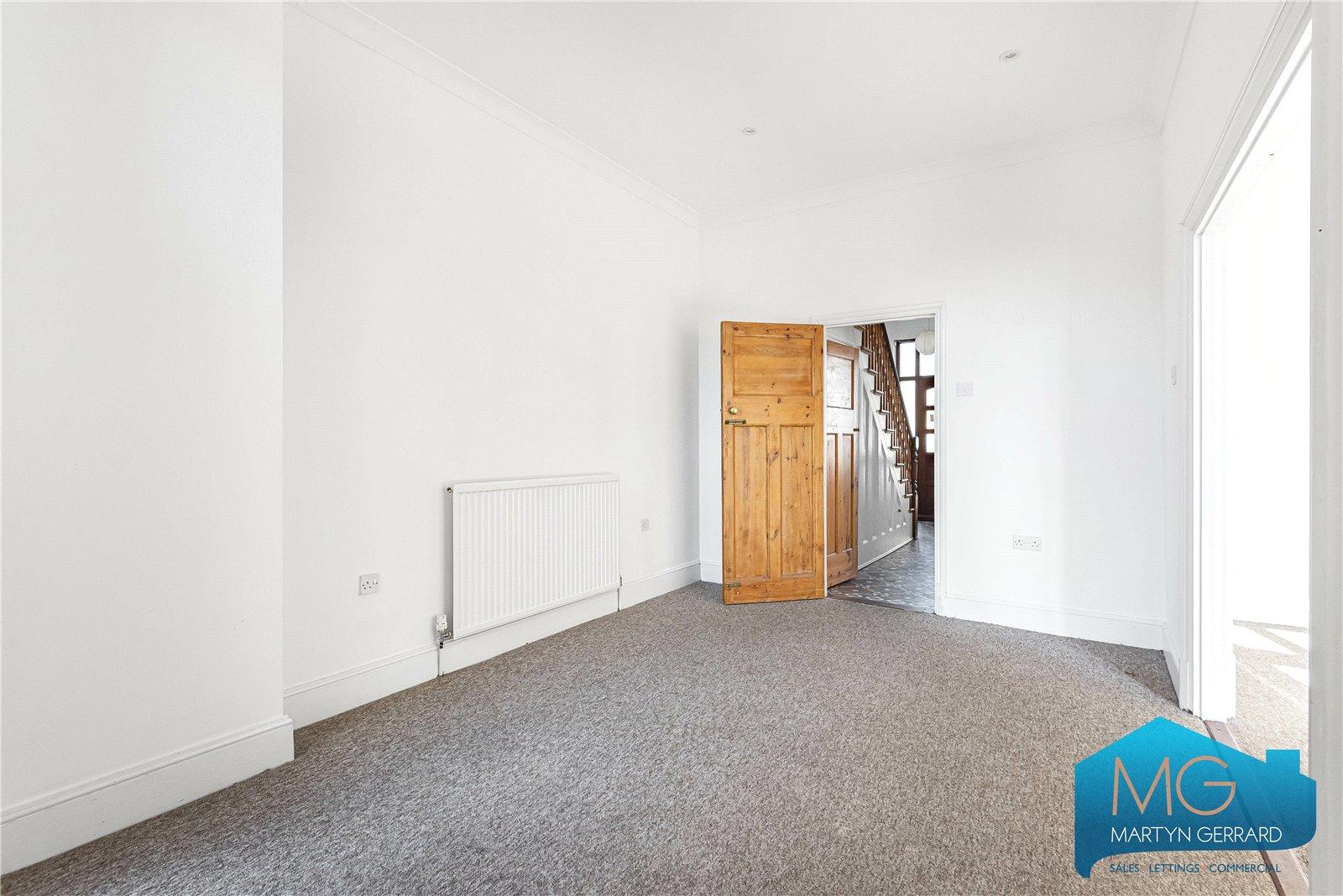 4 bedroom Semi-Detached House for sale - Martyn Gerrard