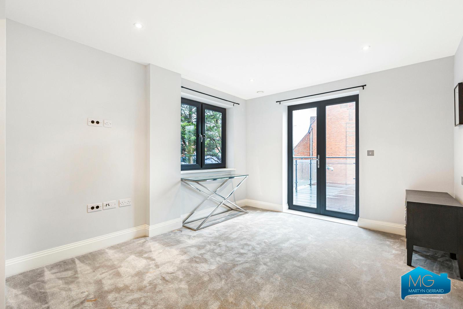 2 bedroom Apartment to rent - Martyn Gerrard