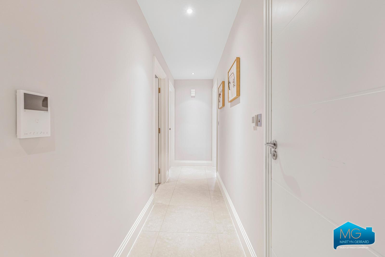 2 bedroom Apartment to rent - Martyn Gerrard