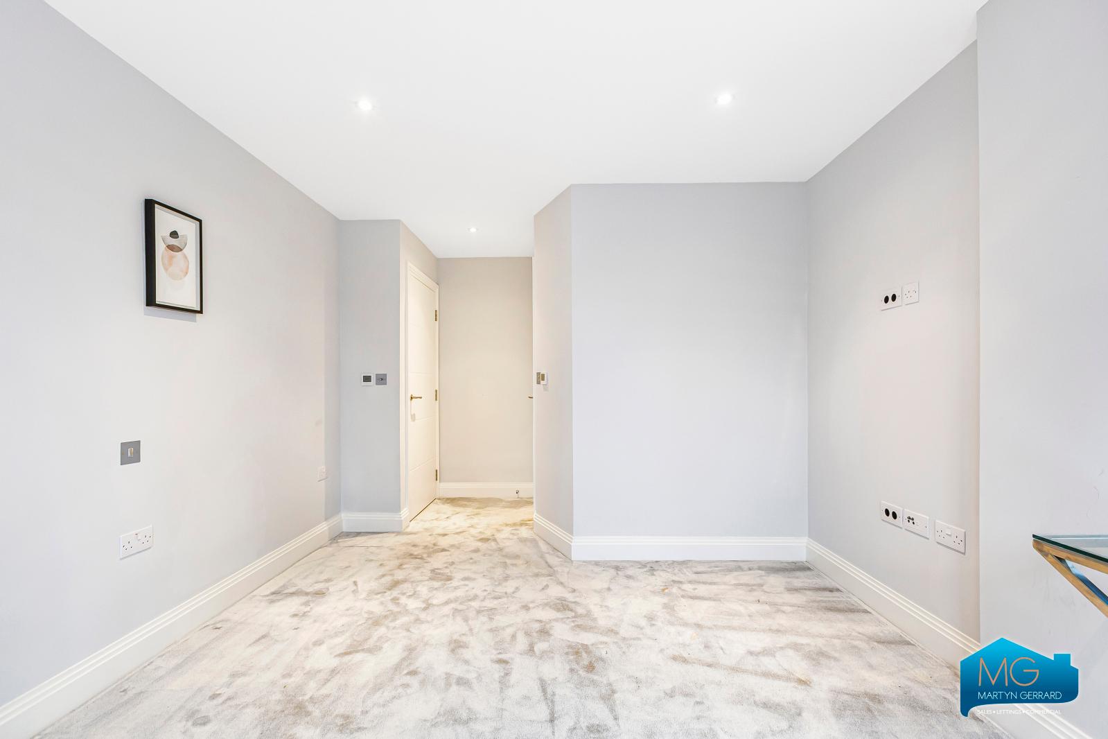 2 bedroom Apartment to rent - Martyn Gerrard
