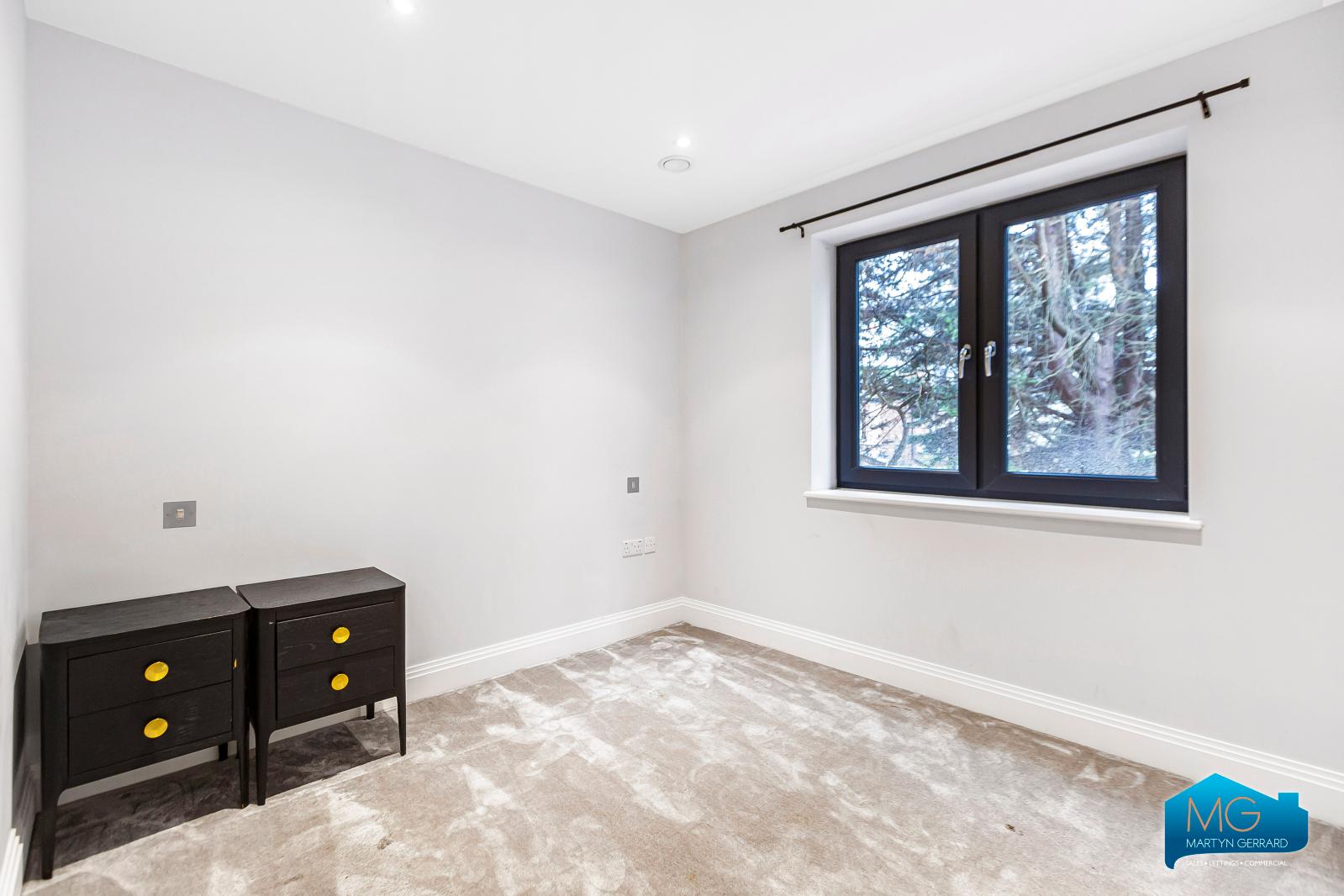 2 bedroom Apartment to rent - Martyn Gerrard