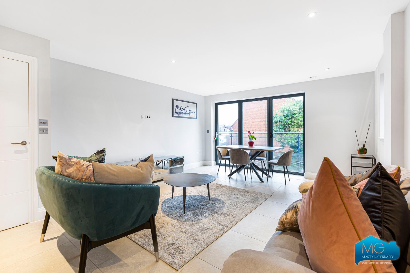 2 bedroom Apartment to rent - Martyn Gerrard