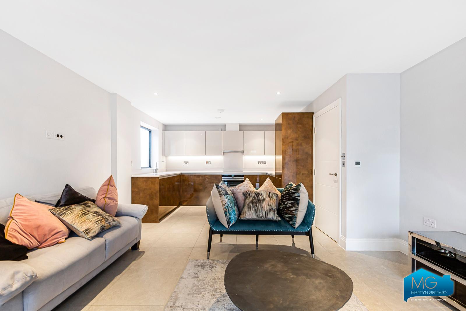 2 bedroom Apartment to rent - Martyn Gerrard