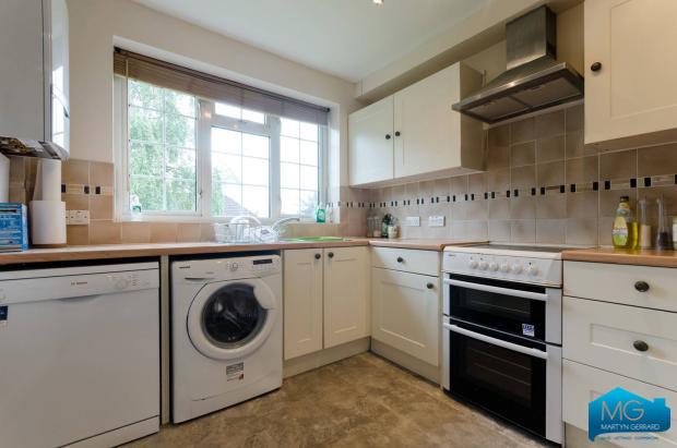 2 bedroom Apartment to rent - Martyn Gerrard